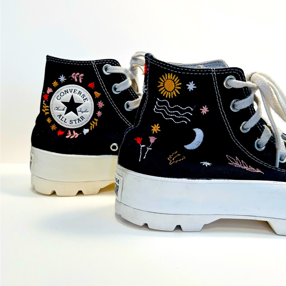 Converse Black Embroidered High-Top Size 7.5